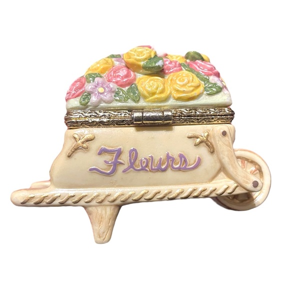 Small Fleurs Floral Wheelbarrow Trinket Box Hinged Lid Exquisite Detail - Picture 4 of 16